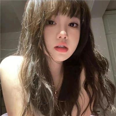 滑板女孩